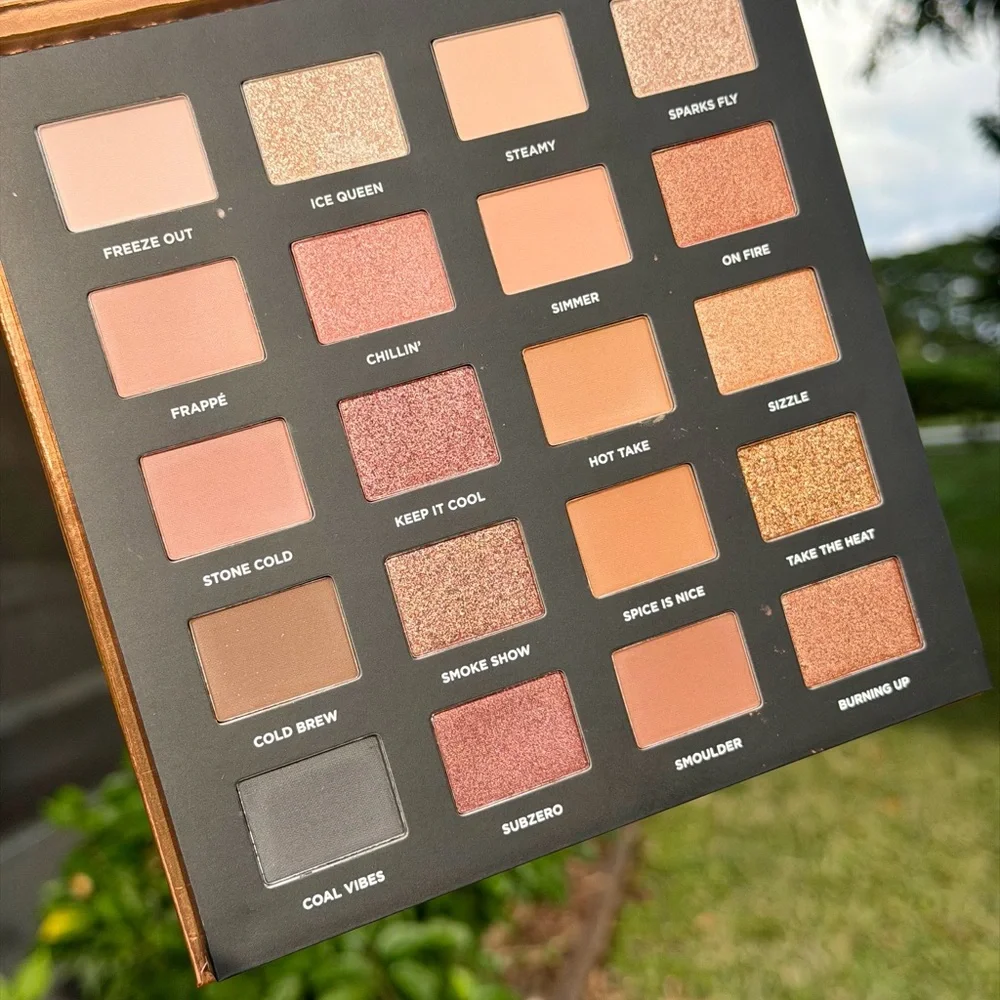 ICONIC LONDON Hotting Up Eyeshadow Palette